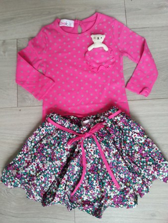 Pink dot shirt with (removable) bear. Price 20 Euro. Available in size: 2-3T, 3-4T, 4-5T, 5-6T, 6-7T.