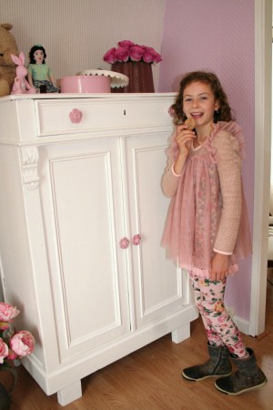 Pink dress-shirt "Neveah" 28 Euro and legging 16 Euro. Buy together for set price 38 Euro.